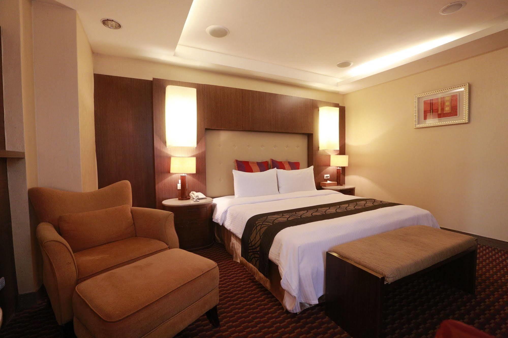 Jingan Classic Inn Zhonghe  Buitenkant foto
